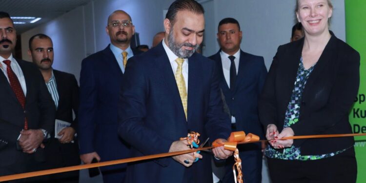 نوفل أبو رغيف يفتتــح معرض “جنة عدن” لـفن البيئة