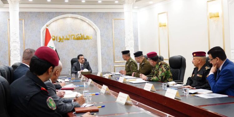 السوداني يجتمع بلقادة الأجهزة الأمنية في الديوانية