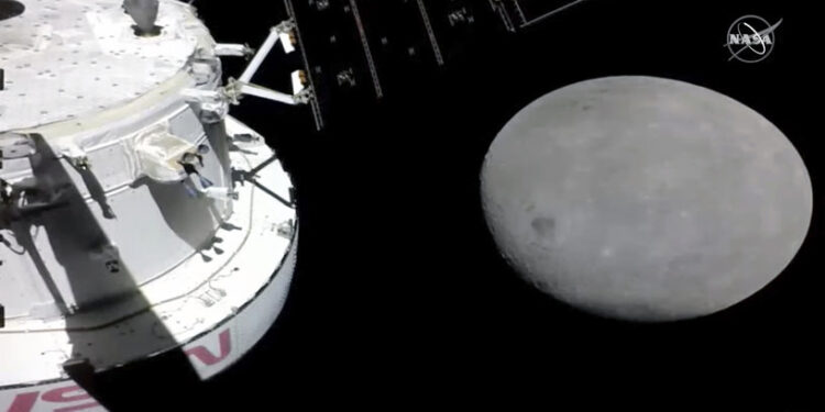 أوريون الأميركية قرب سطح القمر .. بعد 50 عاما