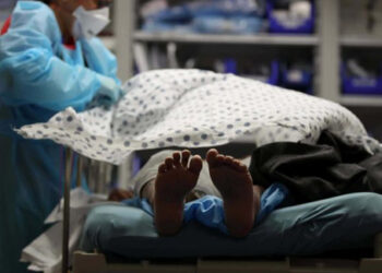 ممرضة تقطع قدم مريض يحتضر دون إذنه ,, لهدف خاص بها