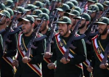 مقتل عنصر من الحرس الثوري الإيراني في أصفهان
