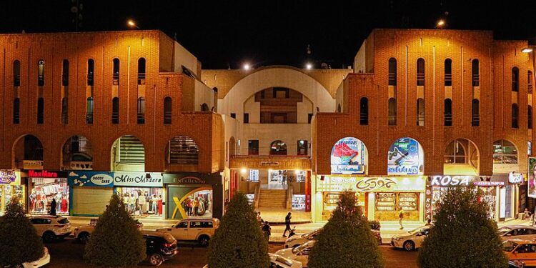 الدفاع المدني يصدر امرا  بإخلاء بناية الجادرجي فوراً