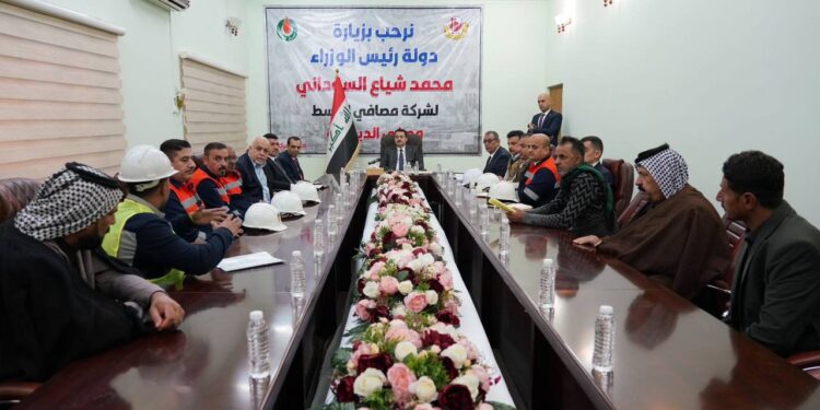 السوداني يزور محافظة الديوانية و يعلن بدء العمل بمشروع توسعة مصفى الشنافية