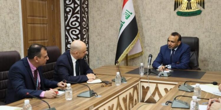 وزير العمل يبحث مع اليونيسيف دعم الباحثين وعوائل المخيمات