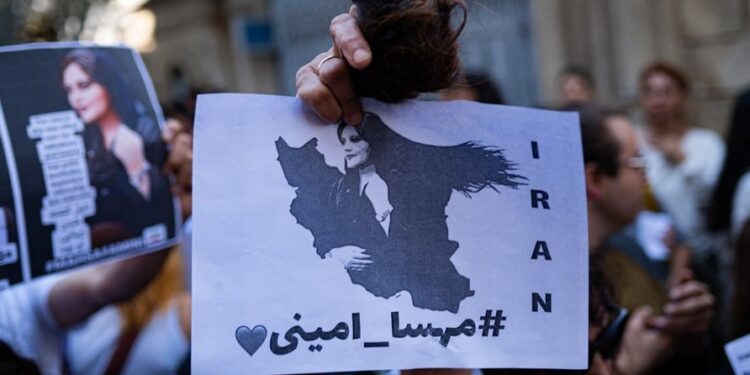 إيران تندد وترفض قرارًا أمميًا بالتحقيق في قمع الاحتجاجات