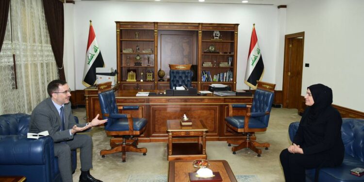 وزير المالية تستقبل السفير البريطاني