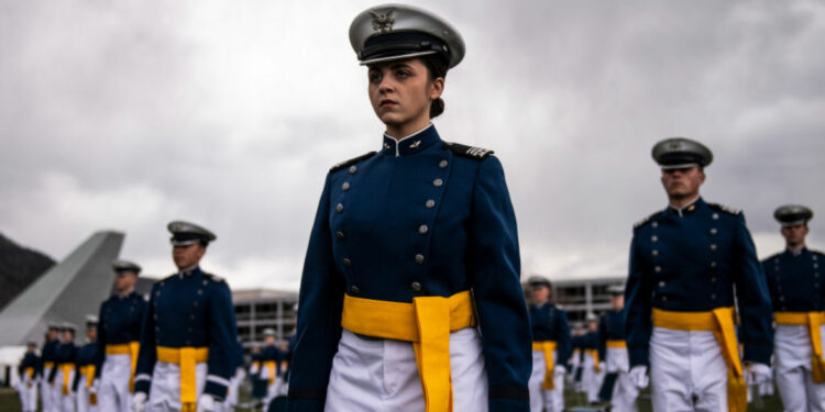 المسؤولة عن العمليات العسكرية الفضائية والوحيدة من نوعها في العالم .. (قوة الفضاء الأمريكية)