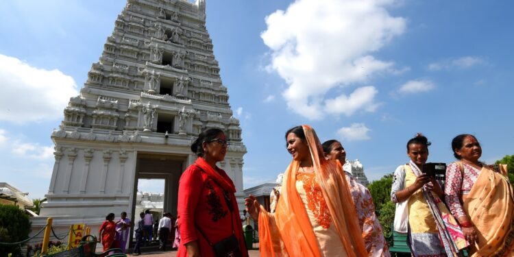 معبد (تيروباتي بالاجي) المفضل لأغنياء الهند … (ثروته من التبرعات تبلغ 30 مليار $)