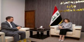 وزيرة الهجرة تلتقي السفير البريطاني