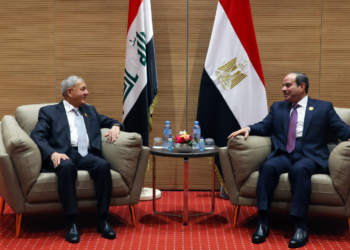 رئيس الجمهورية يلتقي السيسي على هامش اجتماعات القمة العربية في الجزائر