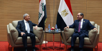 رئيس الجمهورية يلتقي السيسي على هامش اجتماعات القمة العربية في الجزائر