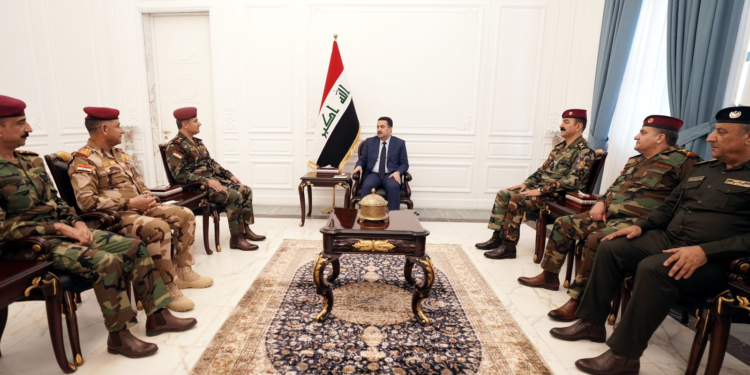 السوداني يلتقي مجموعة من قادة وضبّاط حرس إقليم كردستان العراق البيشمركة
