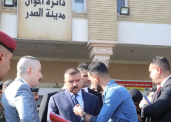 وزير الداخلية يـــزور (دائرة أحوال مدينة الصدر) ويستمع الى طلبات المواطنين