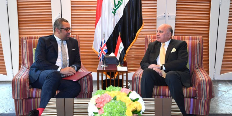 وزير الخارجيَّة العراقي يلتقي نظيره البريطانيّ