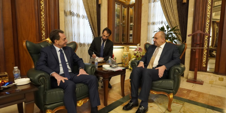 وزير الدفاع يلتقي سعادة السفير الفرنسي في العراق