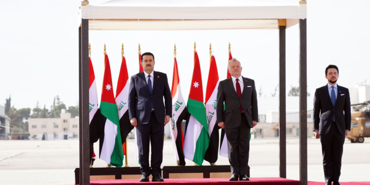 السوداني يصل العاصمة عمان والعاهل الأردني يستقبله