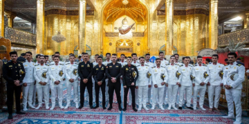 دفعة جديدة من ضبّاط البحرية العراقية يؤدون اليمين من أمام مرقد أبي الفضل العبّاس (عليه السلام)