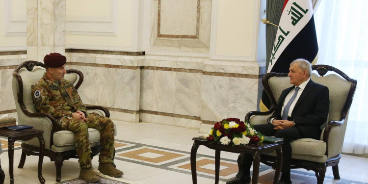 رئيس الجمهورية يستقبل قائد بعثة الناتو في العراق