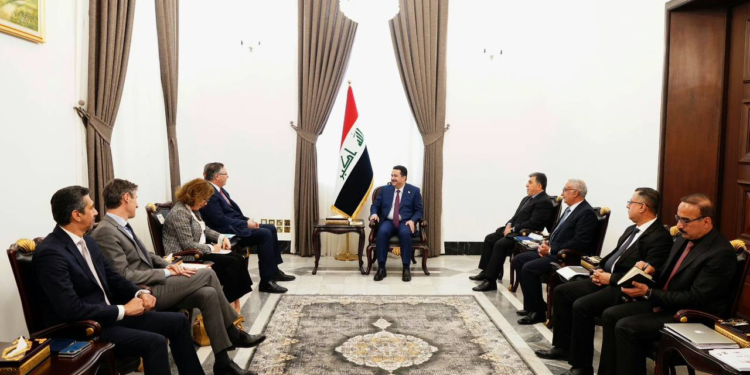 السوداني يرأس اجتماعاً خاصا بمشروع تنمية الغاز المتكامل بحضور المدير التنفيذي لشركة توتال