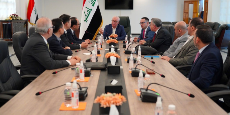 رئيس الهيئة الوطنية للاستثمار يستقبـــل وفدا من شركة هانوا