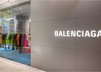 دار أزياء تعتذرعن استغلالها الأطفال في حملاتها