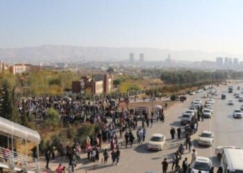 تظاهرات لطلبة جامعة السليمانية تقطع الطرق المؤدية لكركوك وأربيل