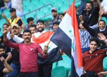 الجماهير العراقية تتوافد إلى ملعب جذع النخلة و بث مباشر لمباراة المنتخب العراقي مع نفسه