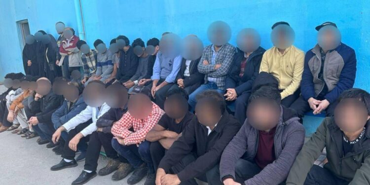 اعتقال 17 أجنبياً مخالفاً لشروط الإقامة بكربلاء