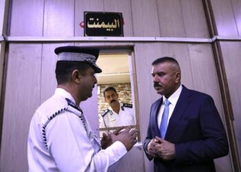 وزير الداخلية يوجه بأعفاء لأحد الضابط في مرور الكاظمية