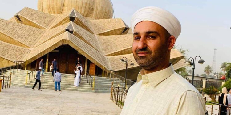 اقتحام مسجداً في المنطقة الخضراء واحتجاز الإمام وهدم السياج الخارجي + فيديو