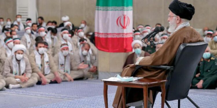 خامنئي يعطي الضوءاً ألاخضر للباسيج لاتساع حملة القمع