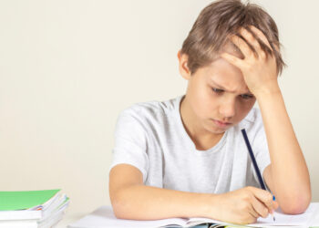 اضطراب عُسر الكتابة لدى الاطفال  ,,, أعراضه وطرق العلاج