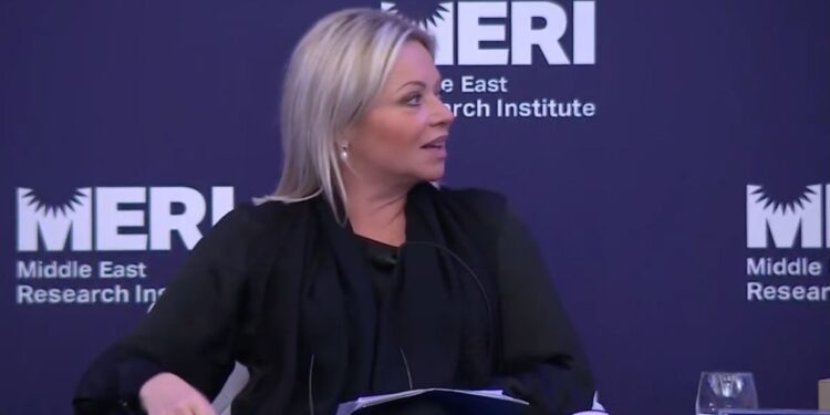 بلاسخارت تؤكد .. الفساد تحدي العراق الأكبر