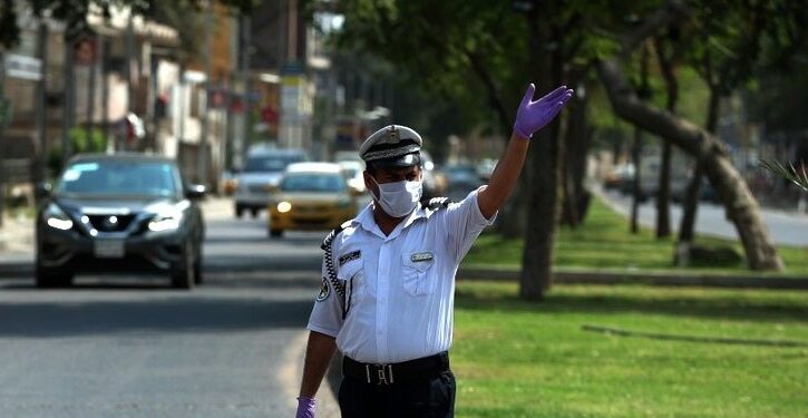 نقل شرطي مرور إلى المستشفى إثر تعرضه للضرب بشدة في بغداد