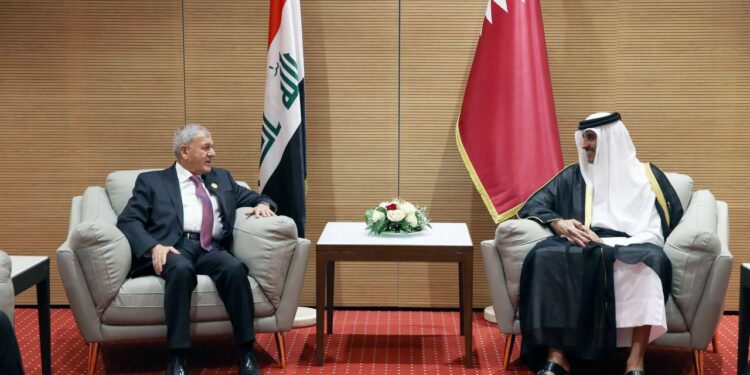 رئيس الجمهورية وأمير قطر يبحثان تطوير العلاقات بين بغداد والدوحة
