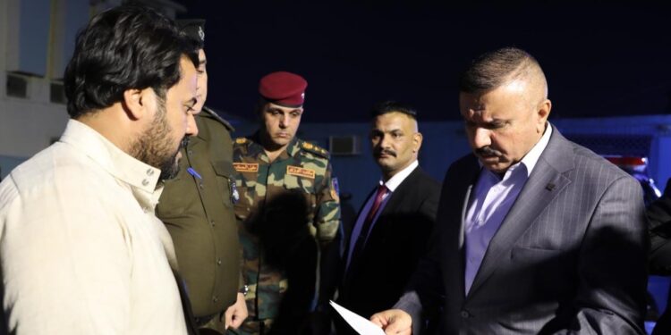 وزير الداخلية يوجه مراكز الشرطة  على سرعة إنجاز المعاملات و التعاون مع المواطنين