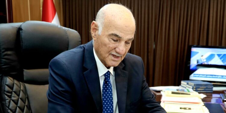 المصادقة على إجراءات تثبيت موظفي العقود في وزارة الموارد المائية