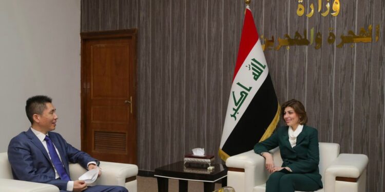 وزيرة الهجرة تستقبل سفير الصين