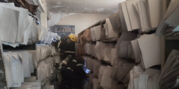 اندلاع حريق داخل مخزن اضابير غرفة تجارة بغداد والاعلان عن اخمـــاده