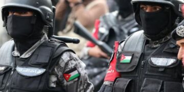 الأمن الأردني يضبط شخصًا “أجبر شخص آخرعلى التعري” خلال بث مباشر في فيسبوك