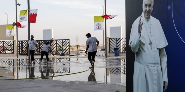 البابا فرنسيس يزور البحرين والحوار بين المسيحية والإسلام على قائمة أولوياته