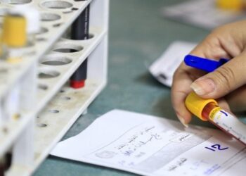 الصحة النيابية تصرح حول (فحص المخدرات) للموظفين والطلبة