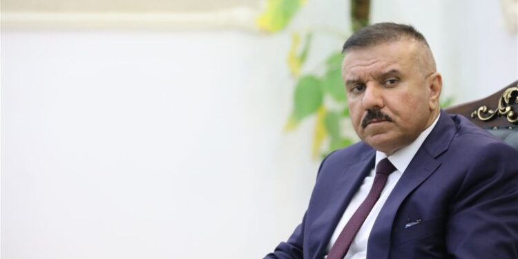 وزير الداخلية يوجه بتنفيذ أوامر القبض بحق أي شخص تمت إدانته وفق القانون