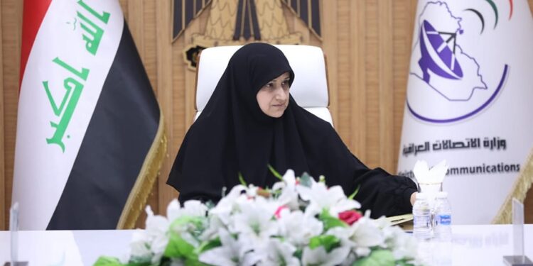 وزيرة الاتصالات تعلن تبنيها ملف تخفيض أسعار كارتات الهاتف النقال