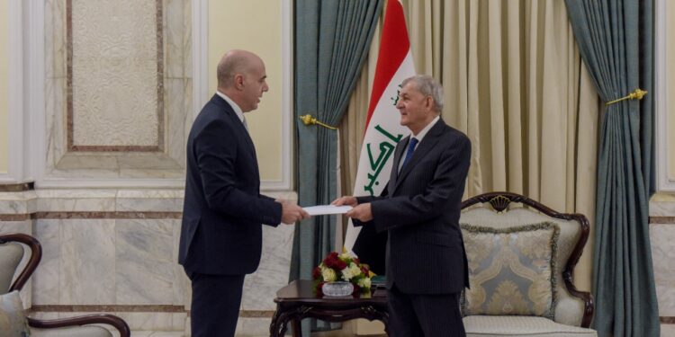 رئيس الجمهورية يستقبل السفير التركي