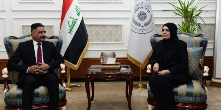 طيف سامي تستقبل رئيس هيئة التصنيع الحربي