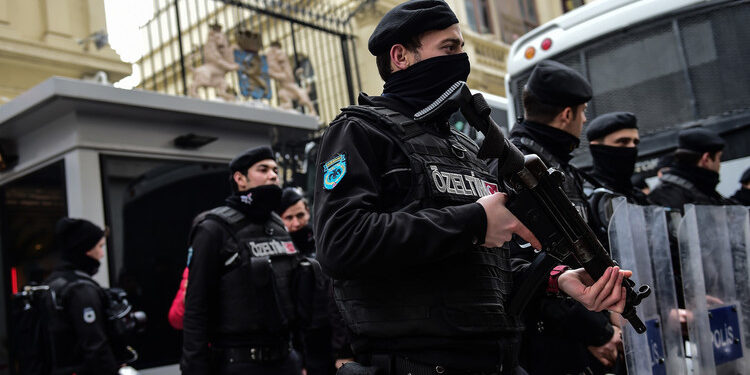 اعتقال 40 شخصا في تركيا مرتبطين بتنظيم داعش  بسوريا والعراق