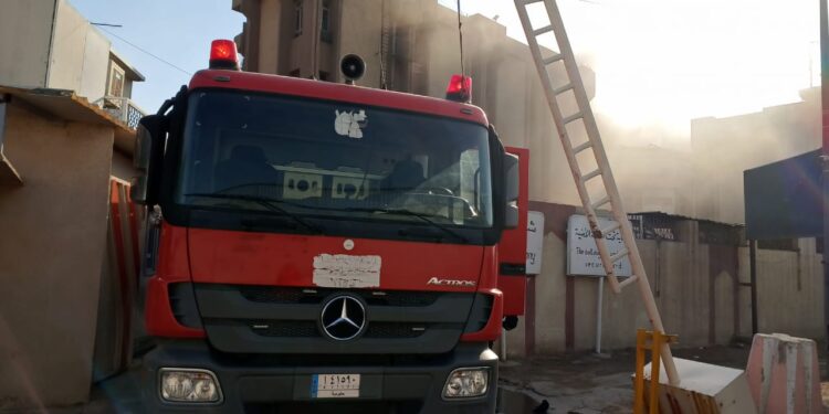 إخماد حريق اندلع بشركة حكومية وسط بغداد