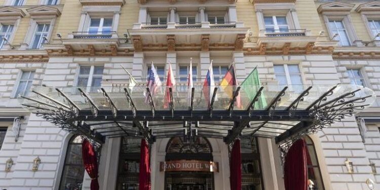 مفاوضات نووي إيران في 2022 .. من التفاؤل إلى “الفشل التام”