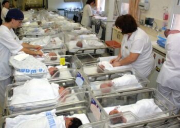 6 نساء يتصارعن على حضانة طفل في مستشفى إسرائيلي .. (اختلطت الأنساب)